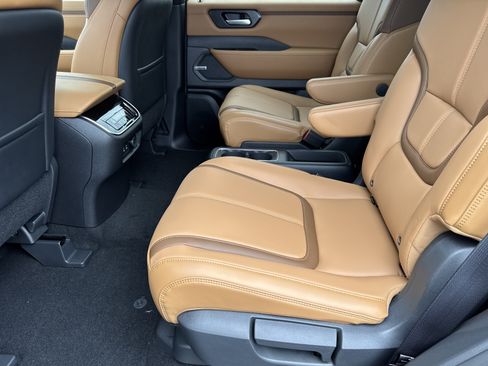 New 2026 Nissan Armada SL w/ Captain's Chari Seat Package AWD/4WD image 14
