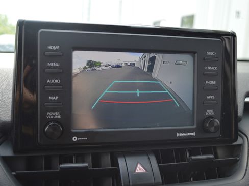 Used 2020 Toyota RAV4 LE image 22