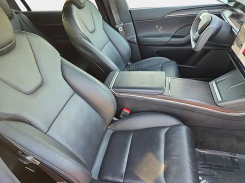 Used 2022 Tesla Model X image 10