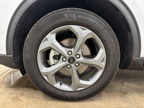 Used 2025 Ford Escape ST-Line Select AWD/4WD image 9