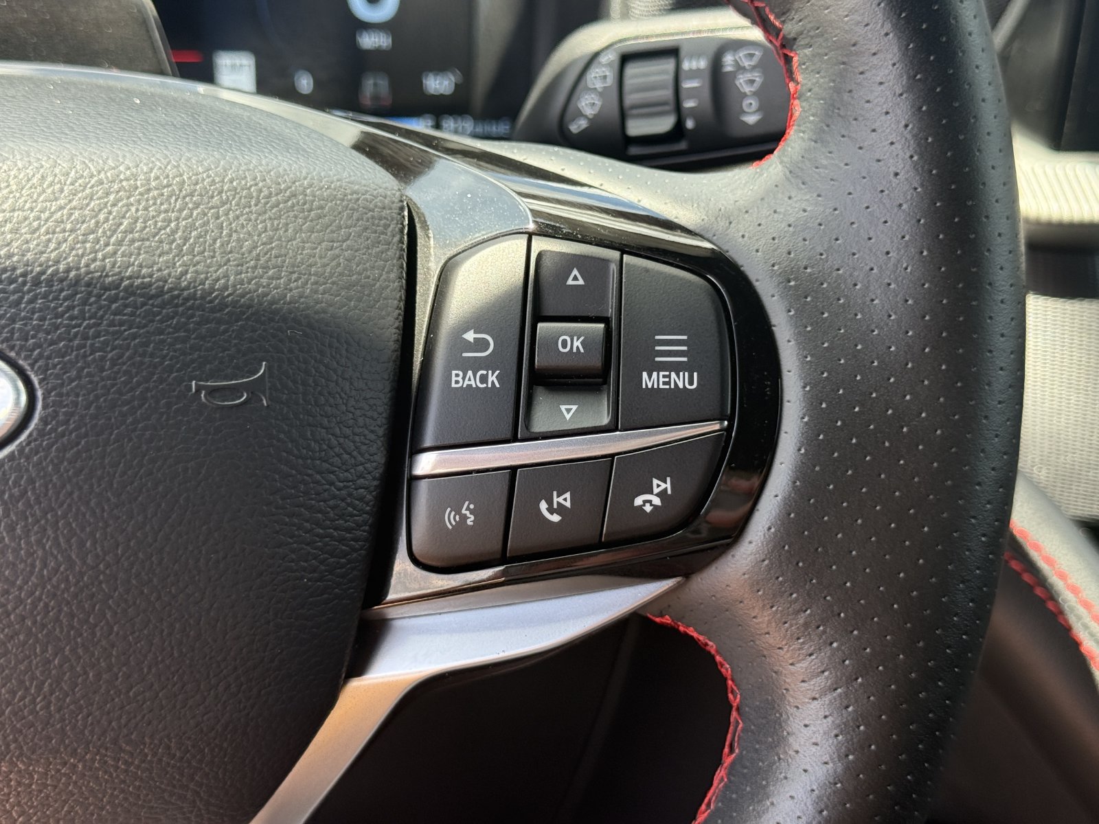 Certified 2025 Ford Explorer ST-Line AWD/4WD image 37