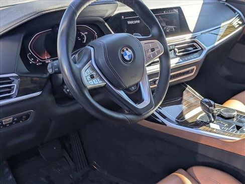 Used 2021 BMW X7 xDrive40i w/ Premium Package image 9