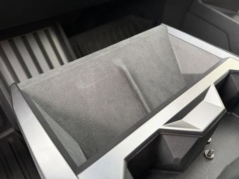 Used 2024 Tesla Cybertruck AWD Crew Cab image 19