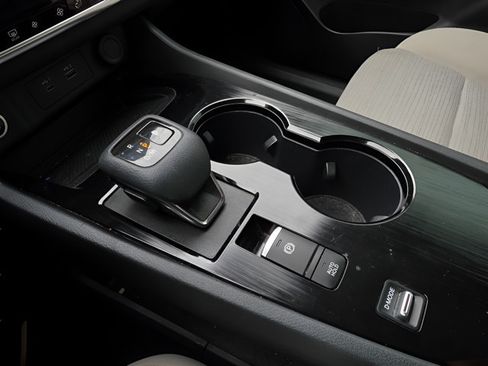 Certified 2022 Nissan Rogue SV FWD image 26