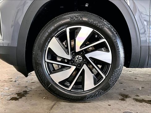 New 2026 Volkswagen Atlas SE image 14