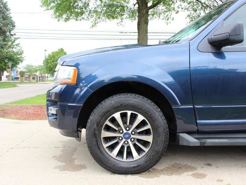 Used 2016 Ford Expedition XLT w/ Equipment Group 202A AWD/4WD image 45