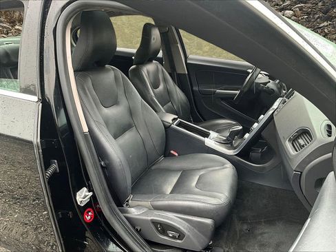 Used 2015 Volvo S60 T5 Premier image 7