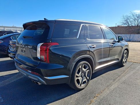 Used 2023 Hyundai Palisade Limited w/ Winter Package image 9