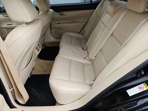 Used 2013 Lexus ES 350 w/ Luxury Pkg image 11