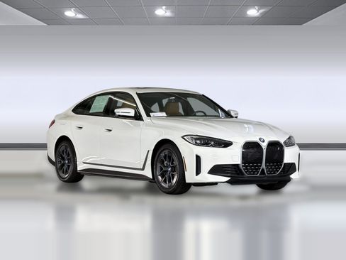 Certified 2023 BMW i4 eDrive40 w/ Premium Package RWD image 7