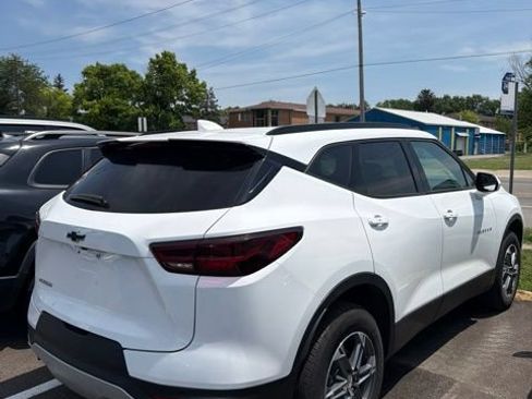 Used 2024 Chevrolet Blazer LT w/ Convenience Package FWD image 4