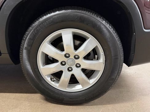 Used 2012 Kia Sorento FWD image 29