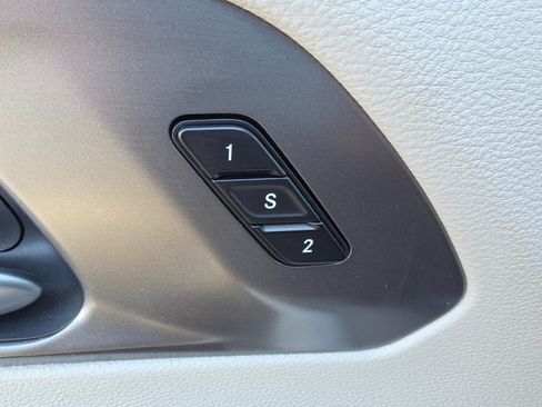 Used 2024 Chrysler Pacifica Touring-L FWD image 33