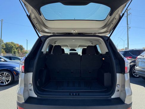 Used 2018 Ford Escape SE w/ Ford Safe & Smart Package image 11