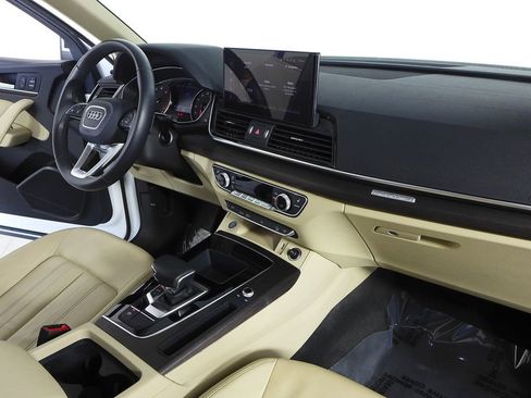 Used 2023 Audi Q5 2.0T Premium w/ Convenience Package image 13