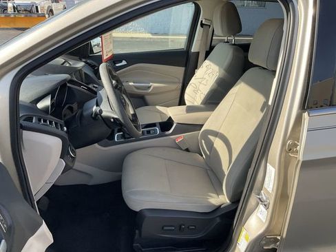 Used 2017 Ford Escape SE w/ Equipment Group 201A image 10