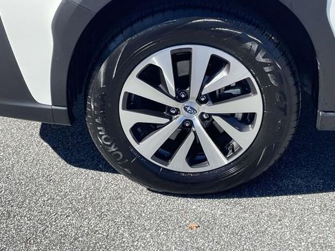 Certified 2025 Subaru Outback Premium w/ Popular Package #1A image 9