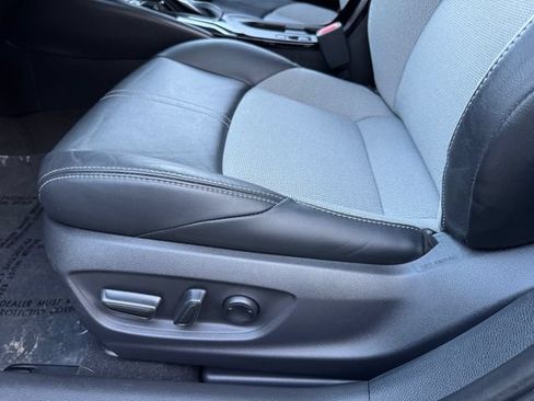 Used 2025 Toyota Corolla XSE FWD image 15
