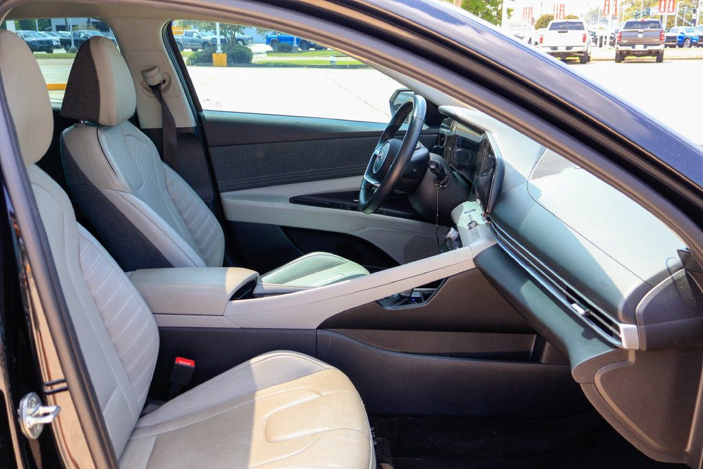 Used 2023 Hyundai Elantra Limited FWD image 8