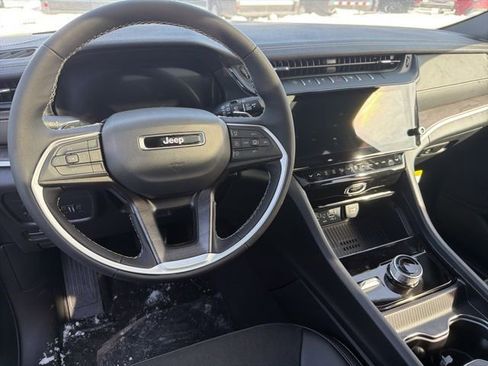 New 2026 Jeep Grand Cherokee Altitude image 12