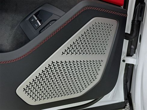 Used 2025 Lamborghini Urus SE image 19