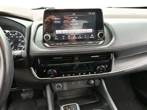 Used 2021 Nissan Rogue SV w/ Premium Package FWD image 21