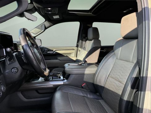 Used 2022 Chevrolet Silverado 1500 ZR2 w/ Technology Package image 15