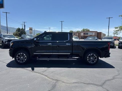 Used 2024 Chevrolet Silverado 1500 High Country w/ Technology Package AWD/4WD image 4