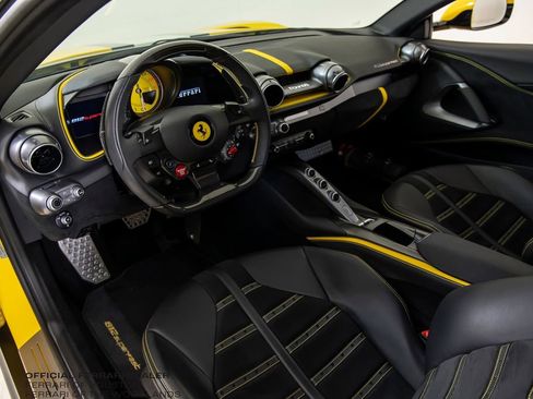 Used 2019 Ferrari 812 Superfast RWD image 4
