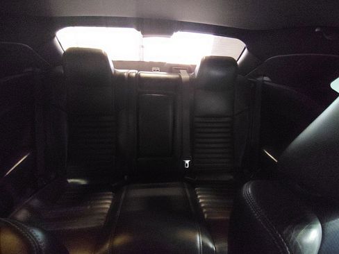 Used 2013 Dodge Challenger R/T image 3