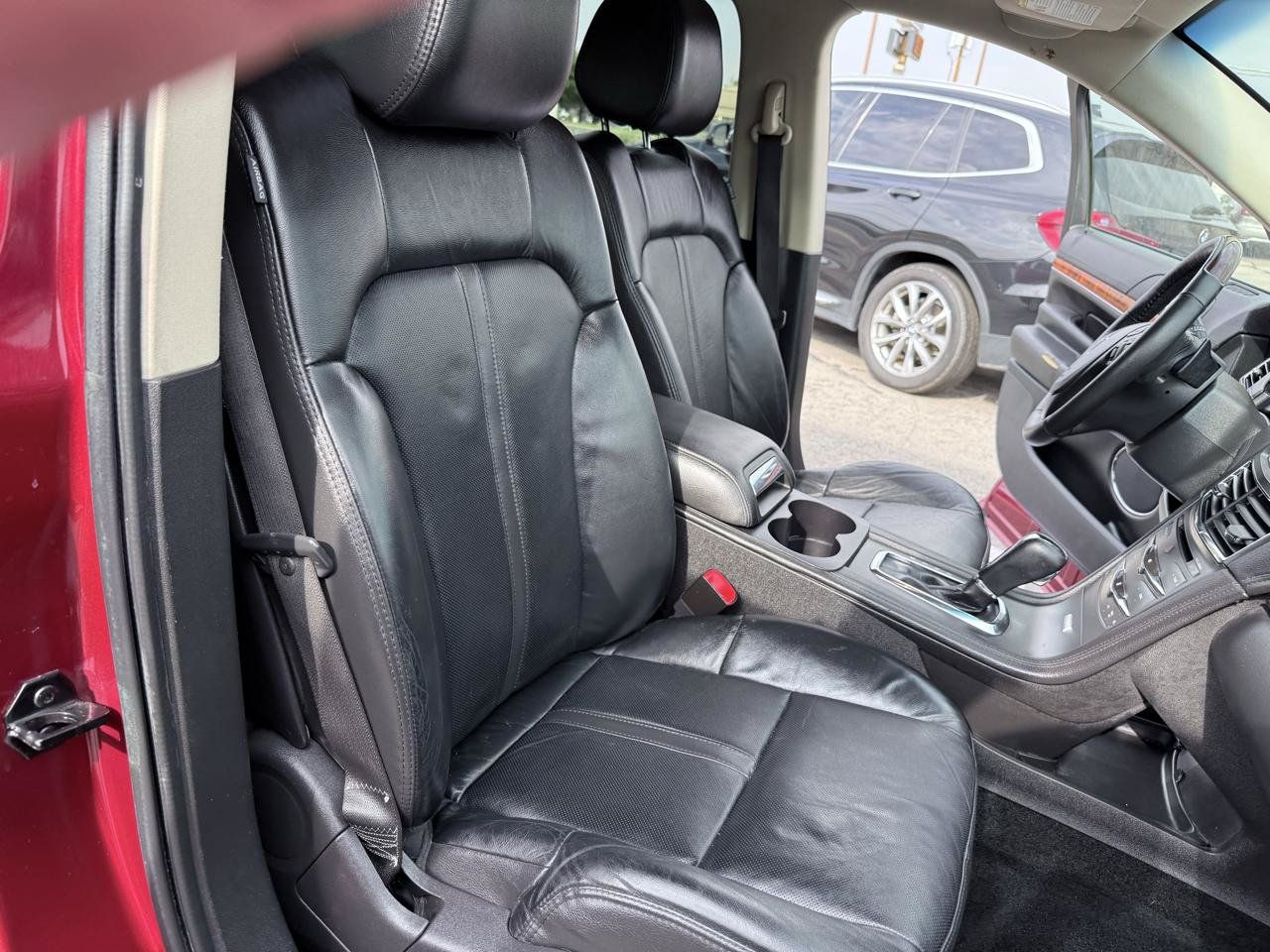 Used 2018 Lincoln MKT FWD image 15