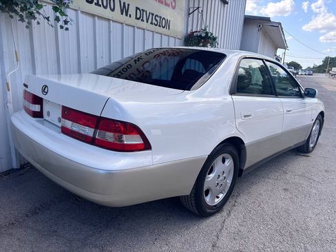 Used 2000 Lexus ES 330 FWD image 3