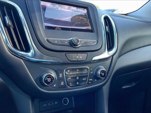 Used 2023 Chevrolet Equinox LT image 31