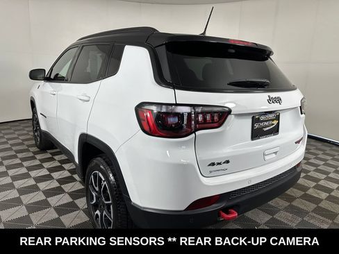 Used 2025 Jeep Compass Trailhawk AWD/4WD image 3