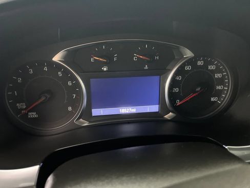 Used 2023 Chevrolet Traverse LT FWD image 17