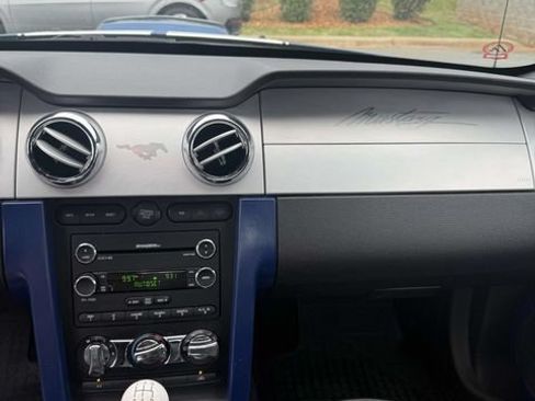 Used 2008 Ford Mustang GT Premium RWD image 5