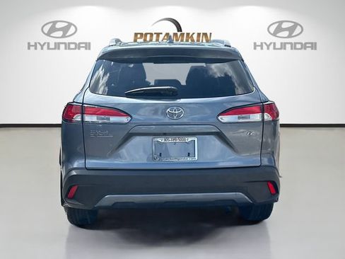 Used 2024 Toyota Corolla Cross LE FWD image 6