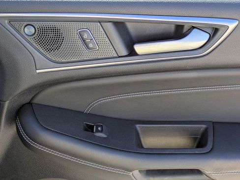 Used 2024 Ford Edge Titanium image 40