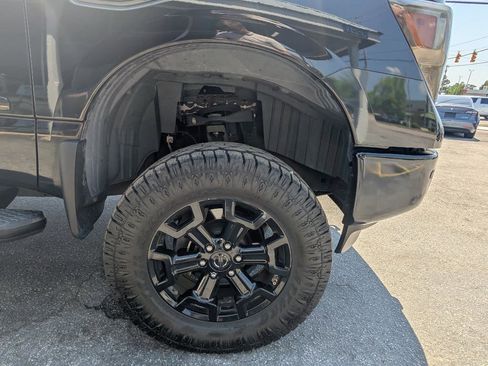 Used 2016 Nissan Titan SL AWD/4WD image 15