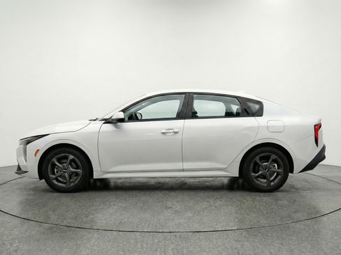Used 2025 Kia K4 LXS image 5