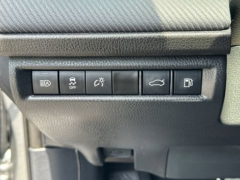 Used 2025 Toyota Camry SE w/ Convenience Package FWD image 21