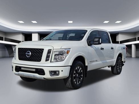 Used 2018 Nissan Titan PRO-4X w/ Pro-4x Utility Package image 9