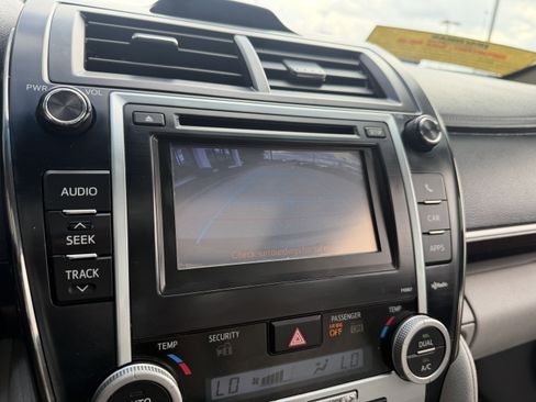 Used 2012 Toyota Camry XLE FWD image 35