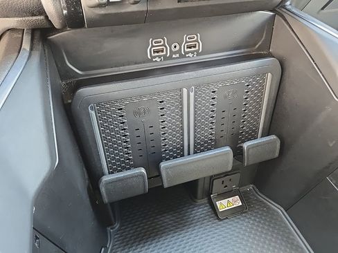 Used 2025 RAM 3500 Laramie w/ Sport Appearance Package AWD/4WD image 38