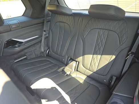 Used 2025 BMW X7 M60i AWD/4WD image 18