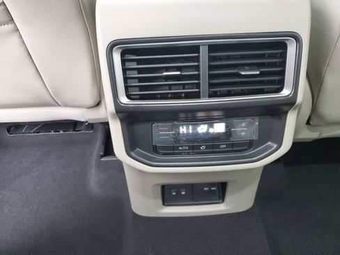 New 2026 Volkswagen Atlas SE image 16