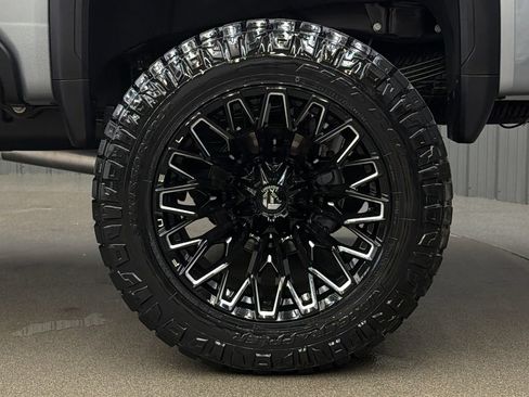 Used 2026 GMC Sierra 3500 Denali Ultimate AWD/4WD image 12