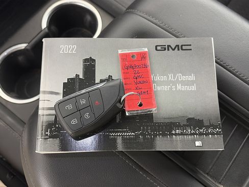 Certified 2022 GMC Yukon XL SLE w/ Max Trailering Package image 30