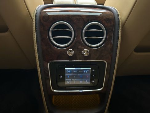 Used 2014 Bentley Flying Spur W12 image 22