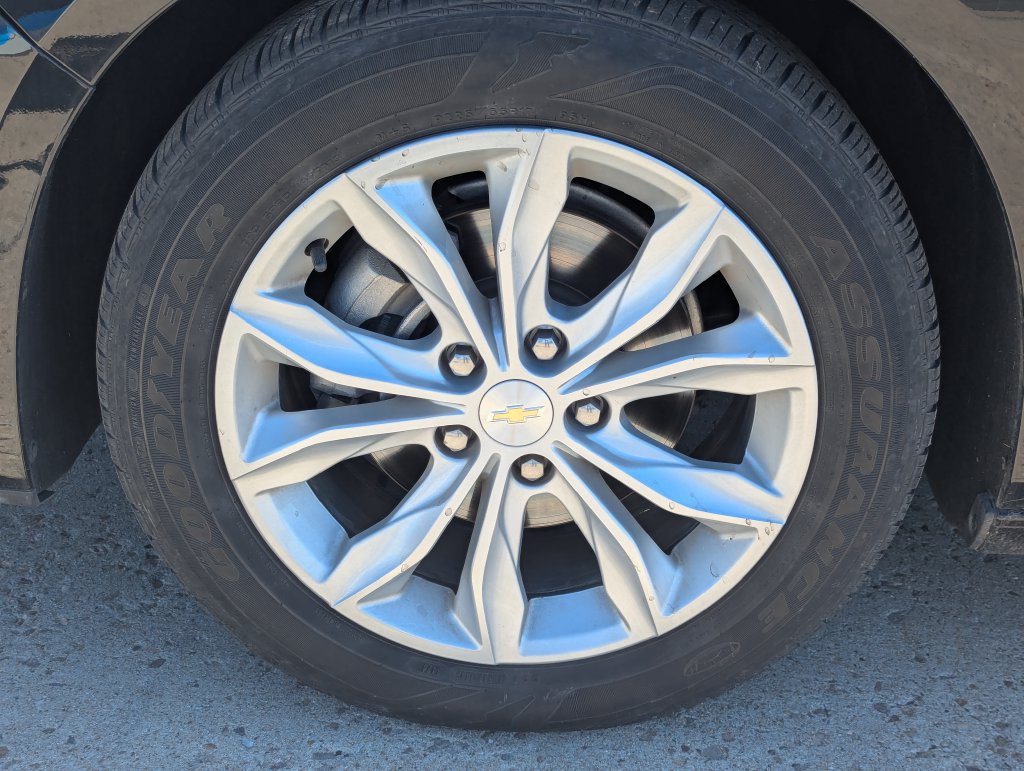 Used 2025 Chevrolet Malibu LT FWD image 12